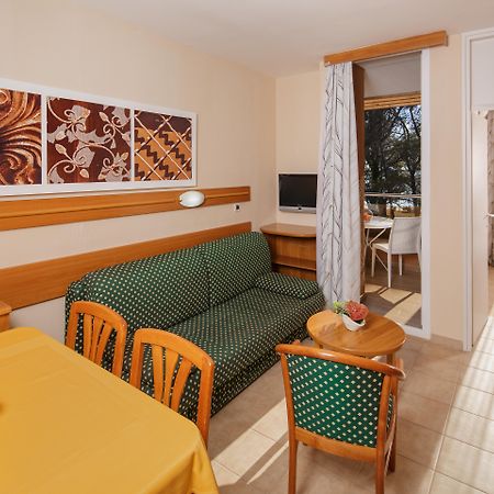 Apartments Amfora Plava Laguna Umag Ruang foto