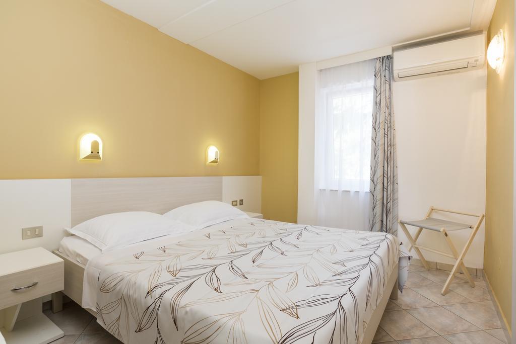 Apartments Amfora Plava Laguna Umag Bagian luar foto