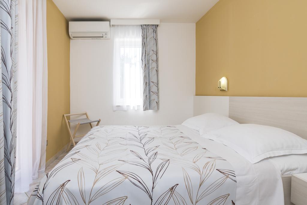 Apartments Amfora Plava Laguna Umag Ruang foto